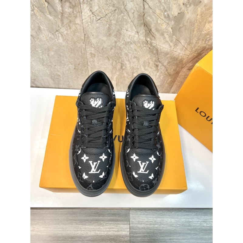 l**is V*t*n sneakers